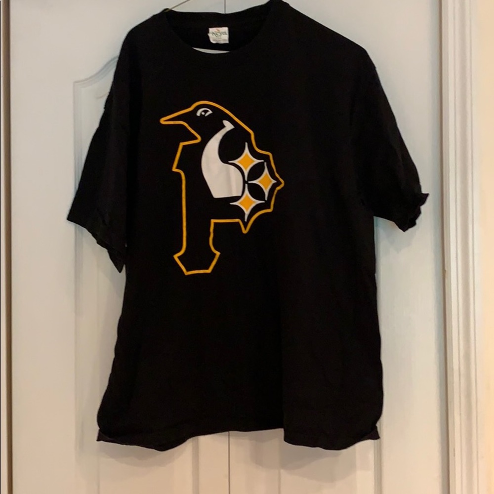 Pittsburgh tee shirt.  Penguins/Steelers/Pirates